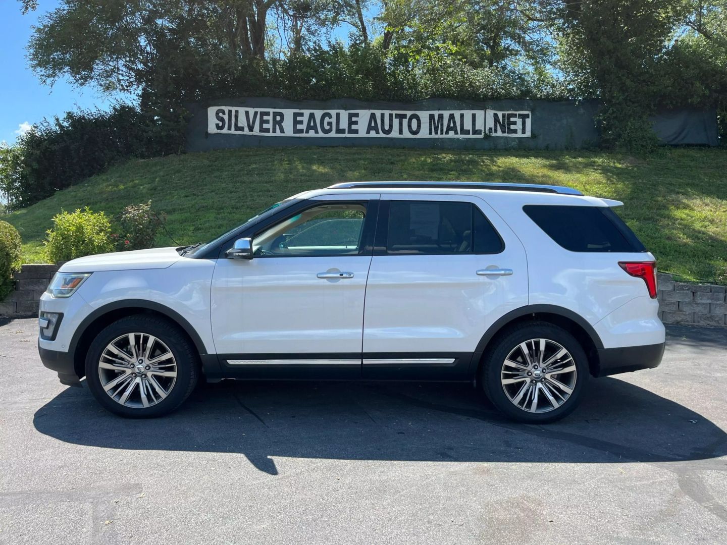 Used 2017 Ford Explorer Platinum with VIN 1FM5K8HT0HGC32058 for sale in Kansas City