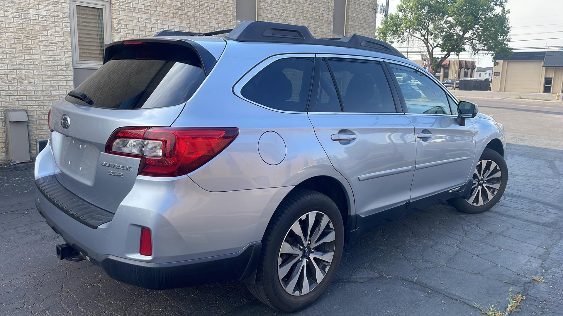 2015 Subaru Outback Limited photo 5