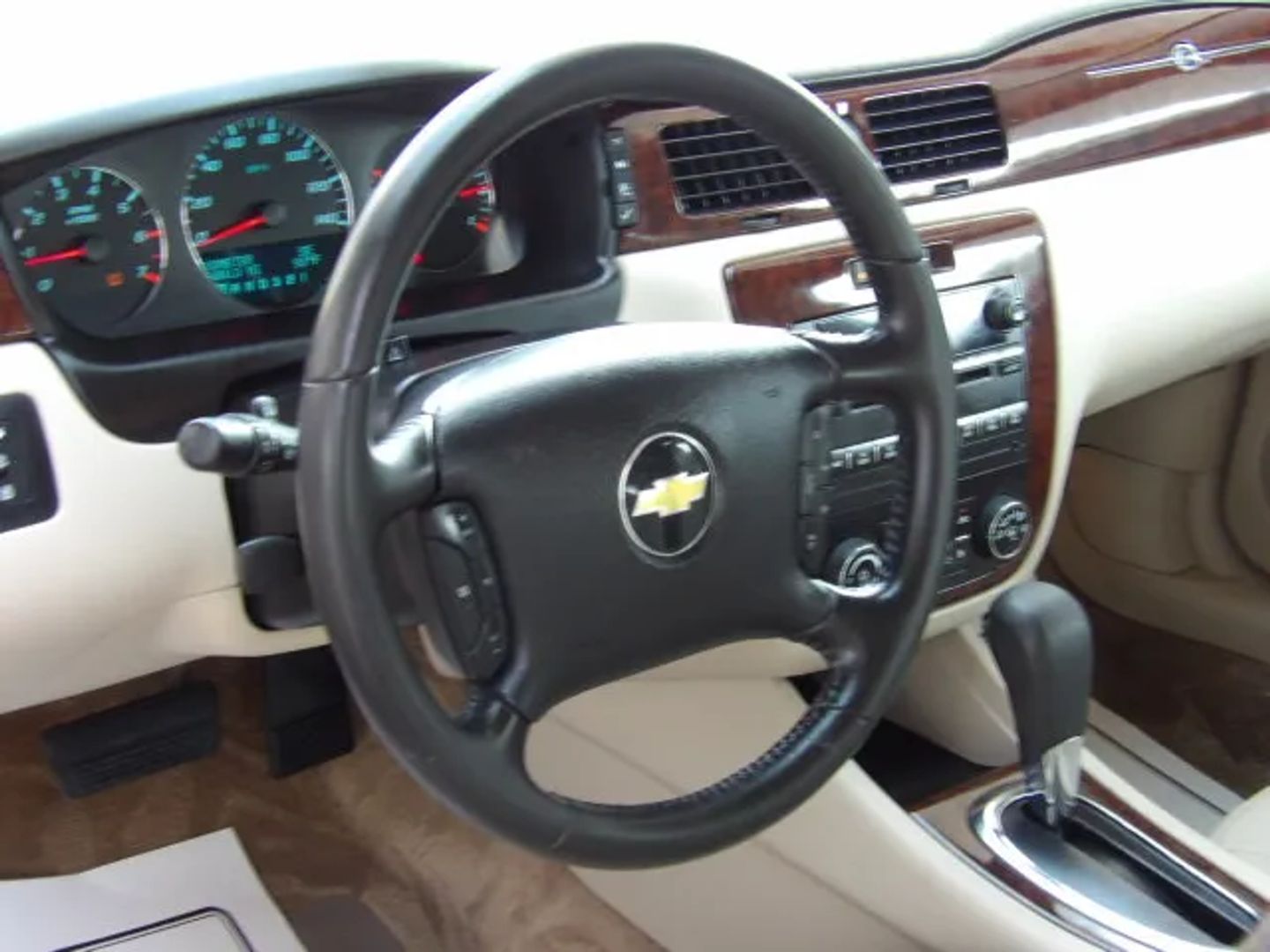 Image 10 of 2010 CHEVROLET IMPALA