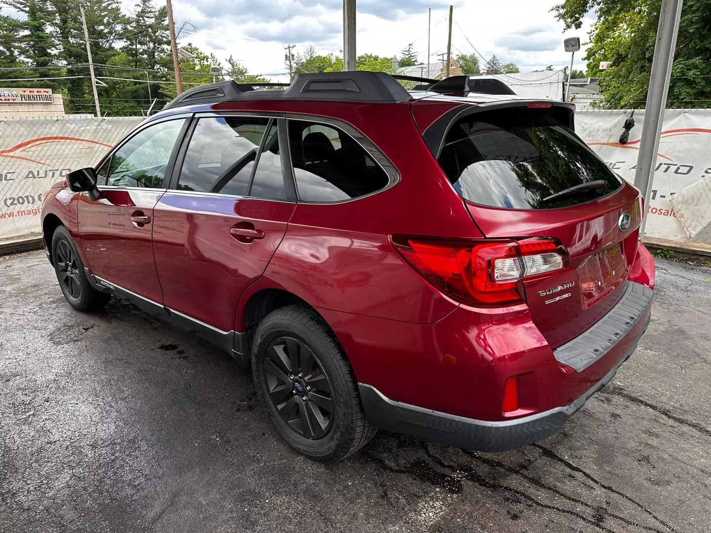 2017 Subaru Outback - Image 13