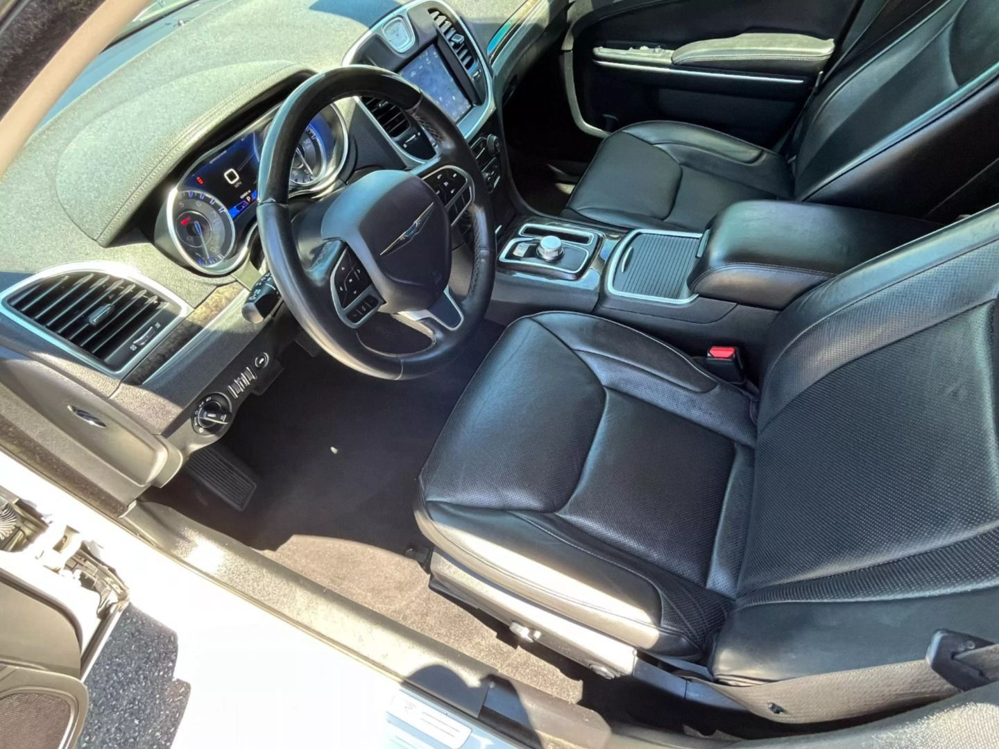 2019 Chrysler 300  Vin: 2c3ccaeg5kh585953 Stock Id: 585953 - Image 11
