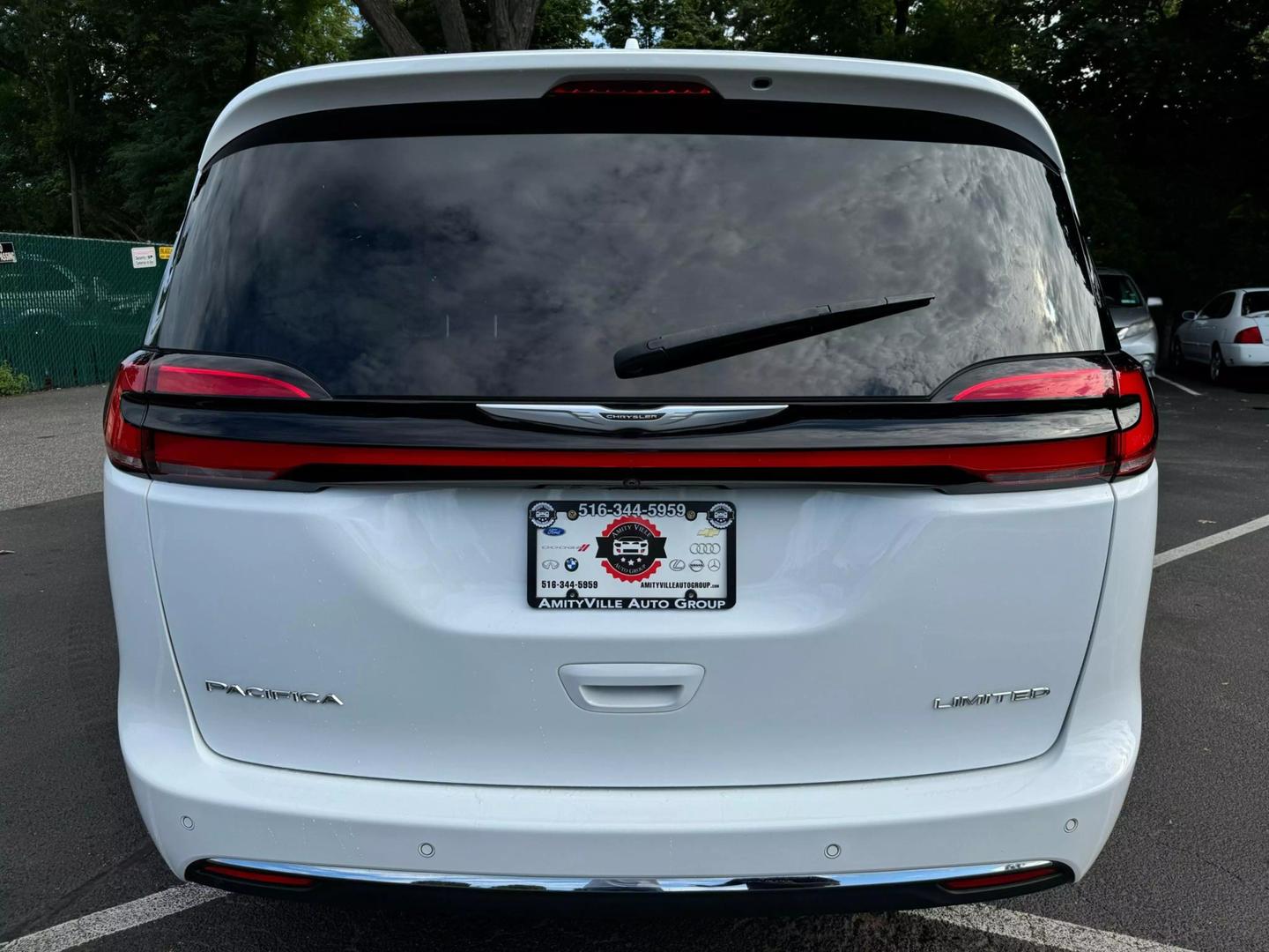 2022 Chrysler Pacifica Limited photo 9