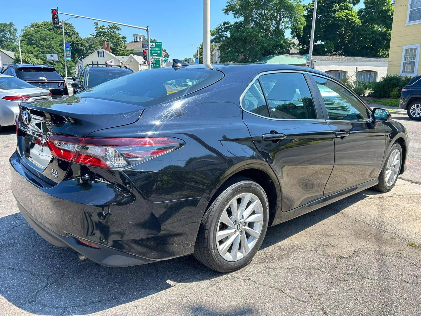 2021 Toyota Camry LE photo 5