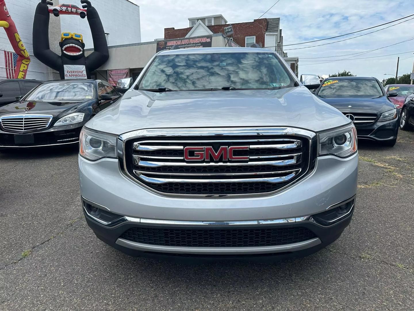 2017 GMC Acadia SUV showcasing its sleek design and modern features, perfect for family adventures and everyday driving.