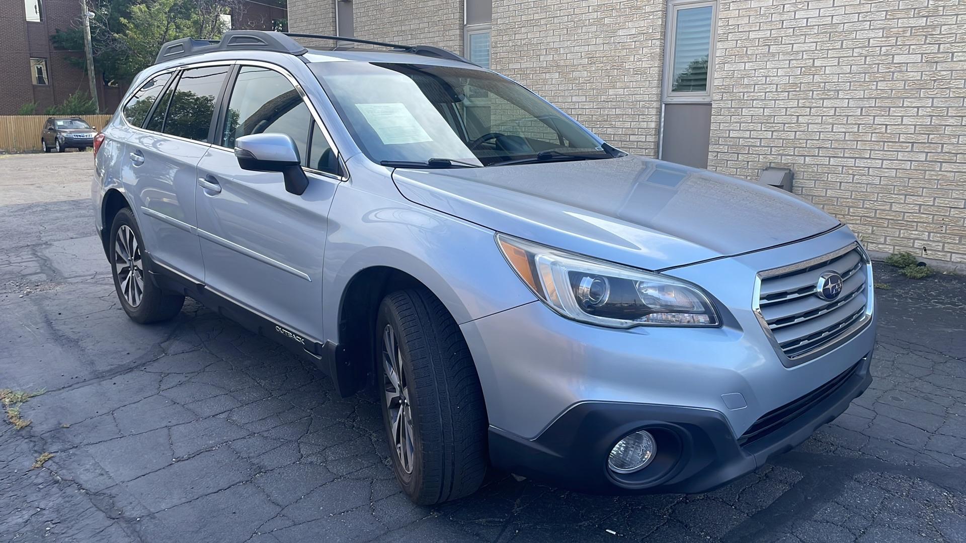 2015 Subaru Outback Limited photo 3