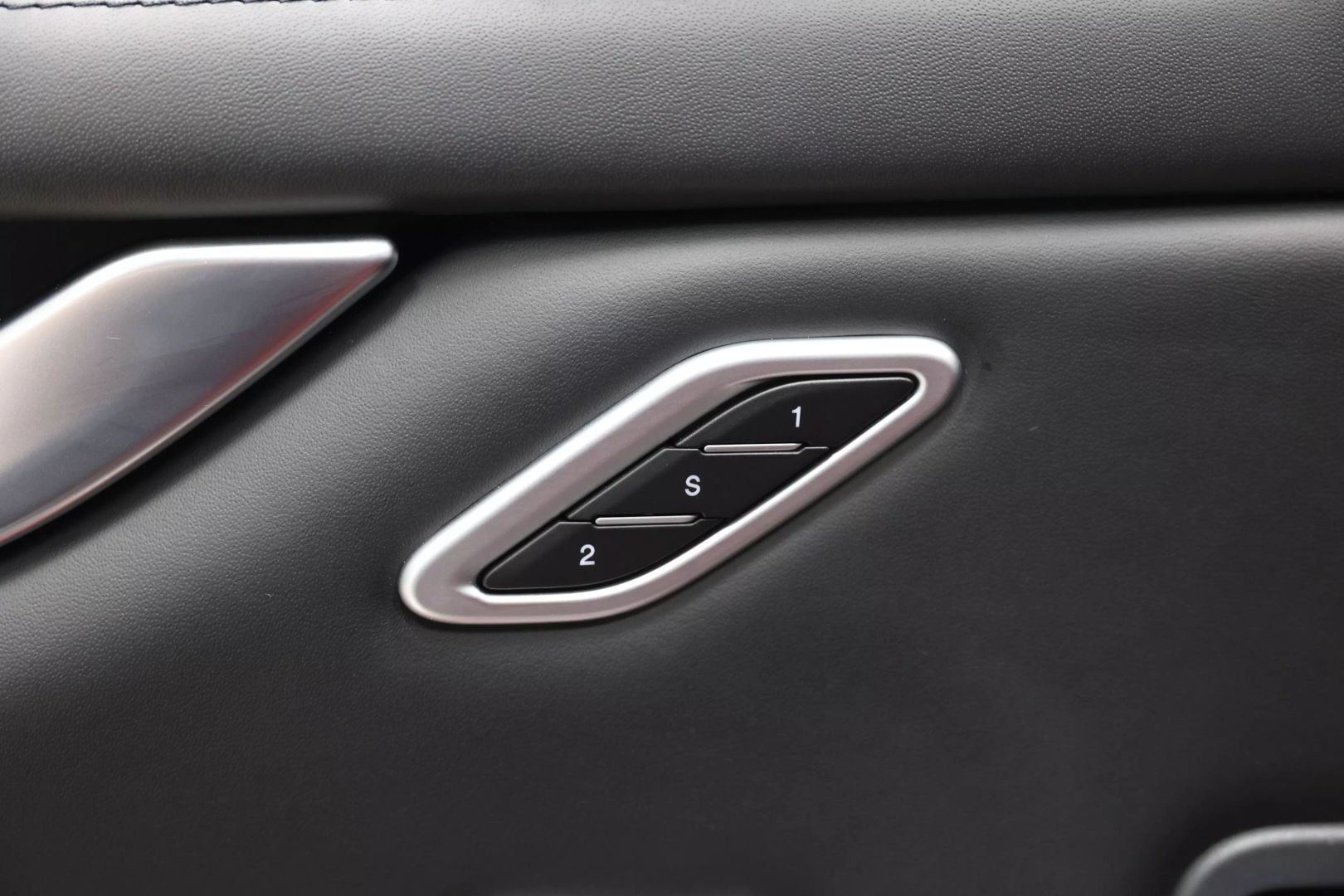 2021 Maserati Ghibli - Image 12