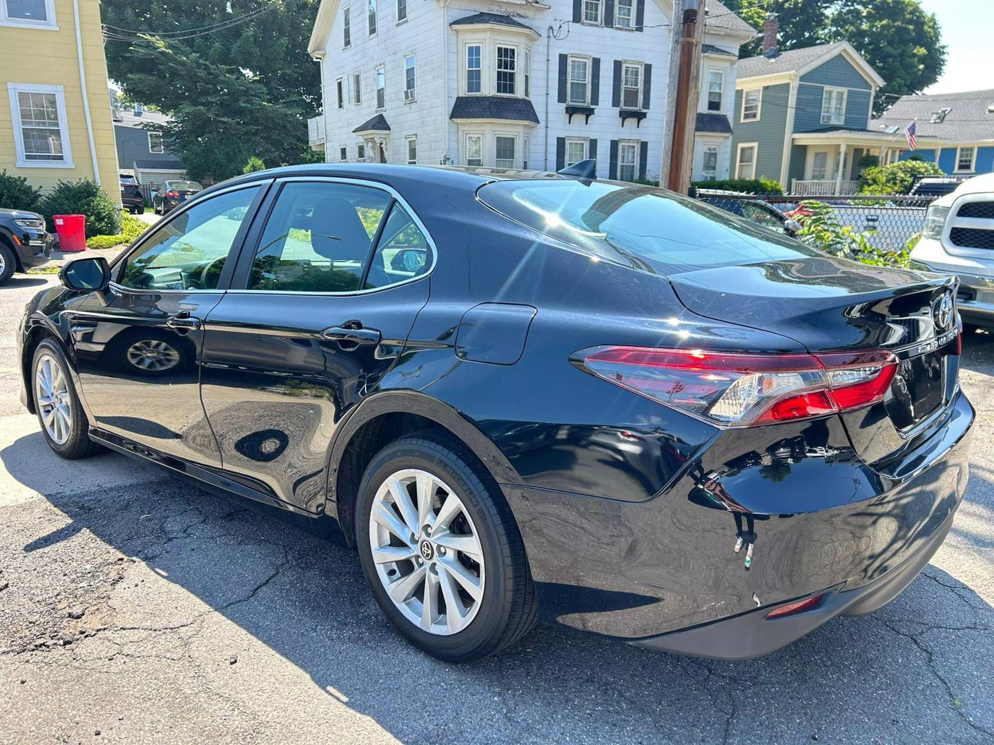 2021 Toyota Camry LE photo 7