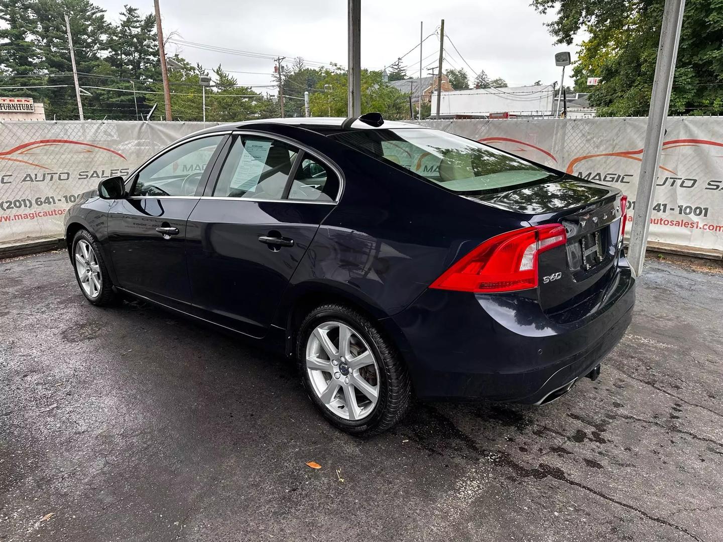 2016 Volvo S60 - Image 13