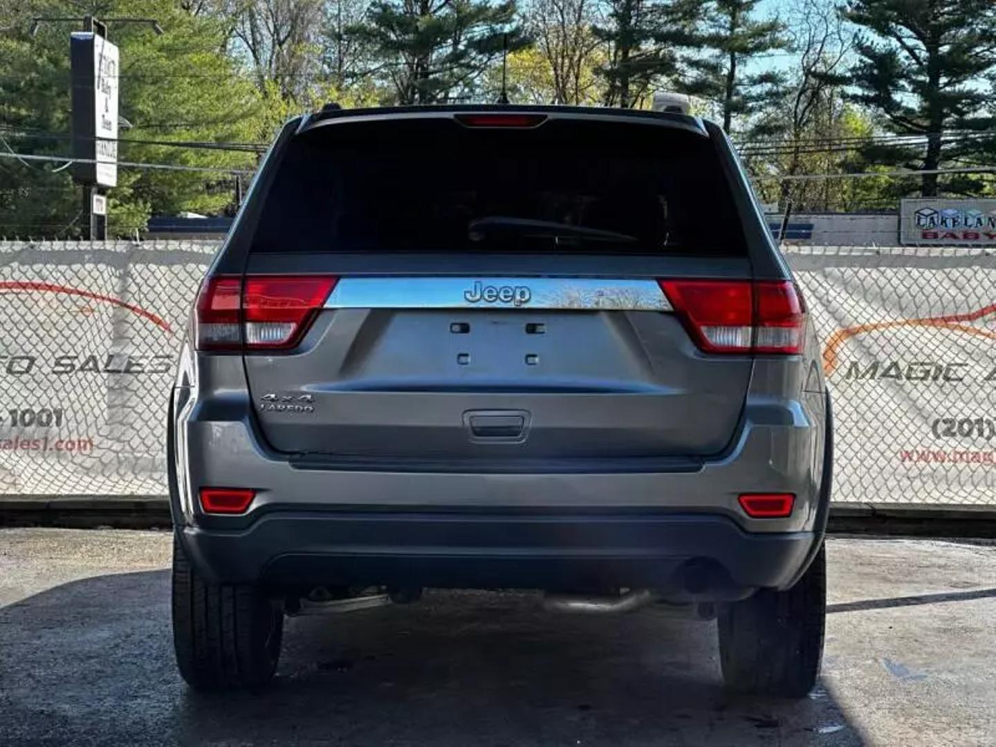 2013 Jeep Grand Cherokee - Image 8