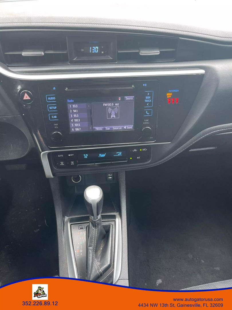 2018 Toyota Corolla SE photo 16