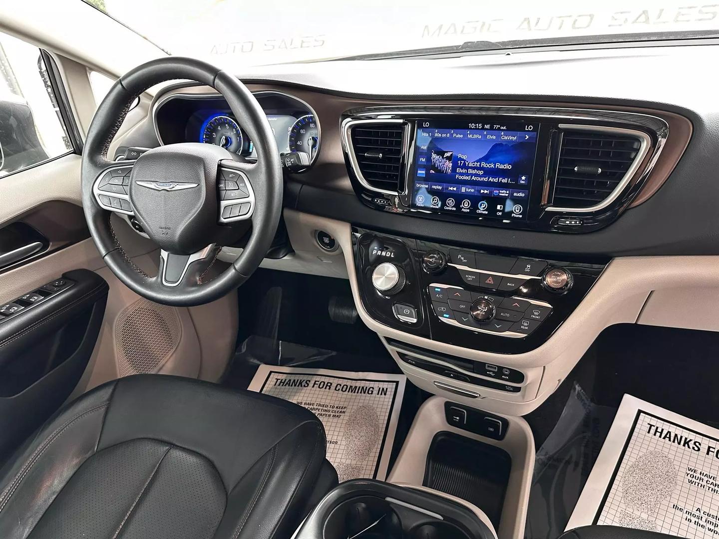 2017 Chrysler Pacifica - Image 22