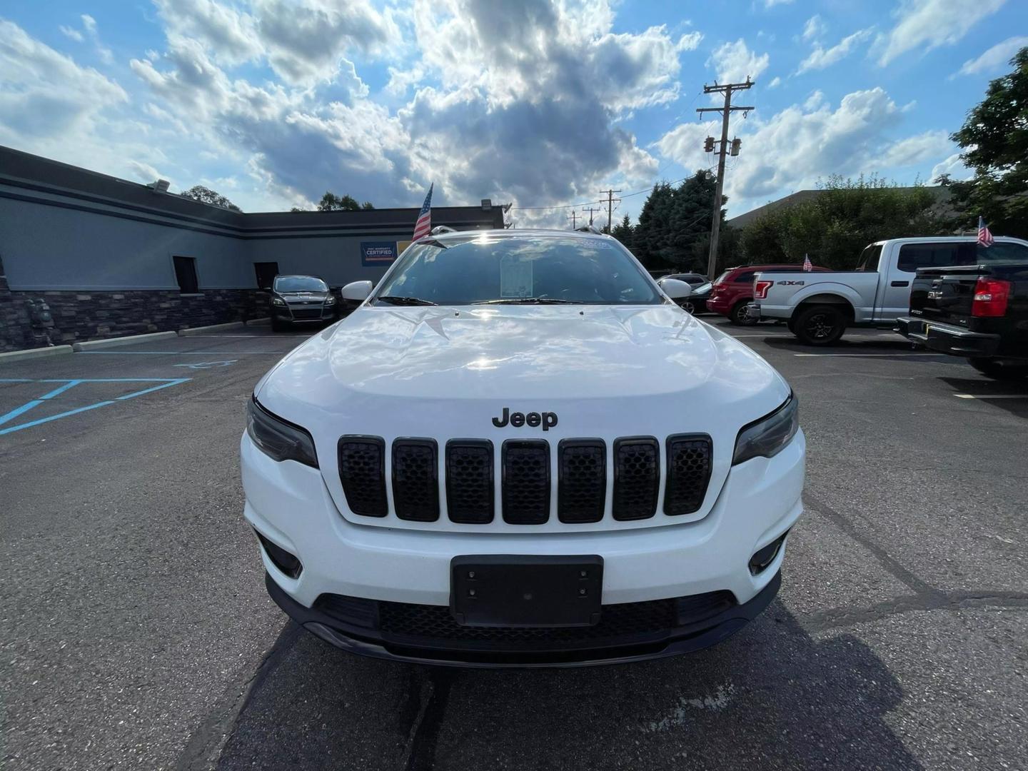 2020 Jeep Cherokee Latitude Plus photo 8