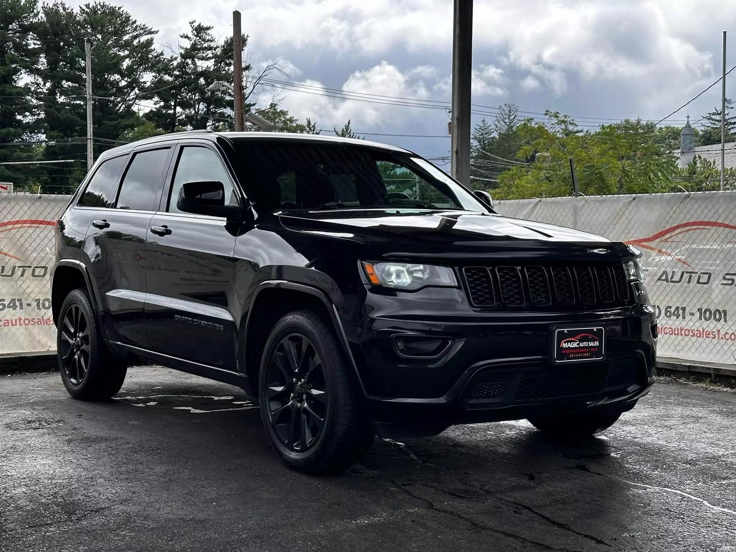 2017 Jeep Grand Cherokee - Image 6