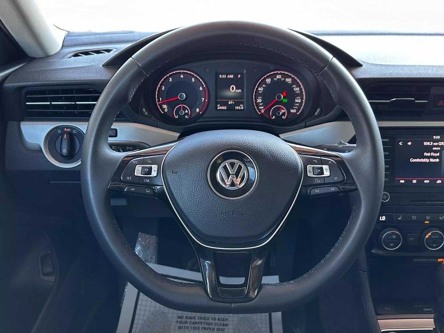 2021 Volkswagen Passat - Image 22