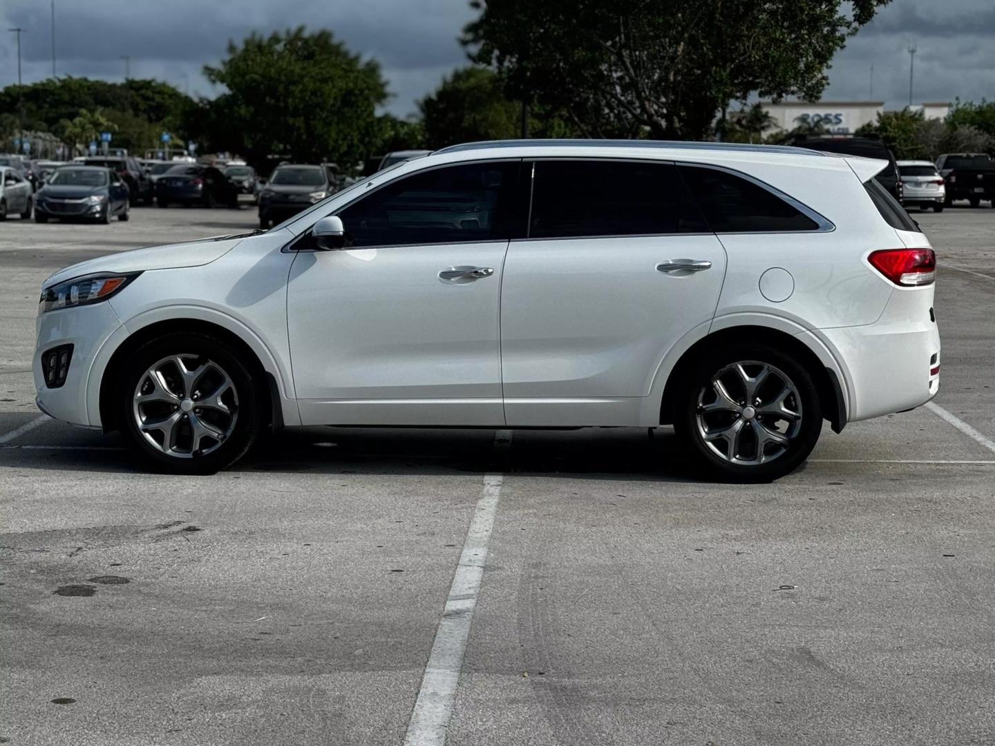 2016 Kia Sorento Limited photo 8