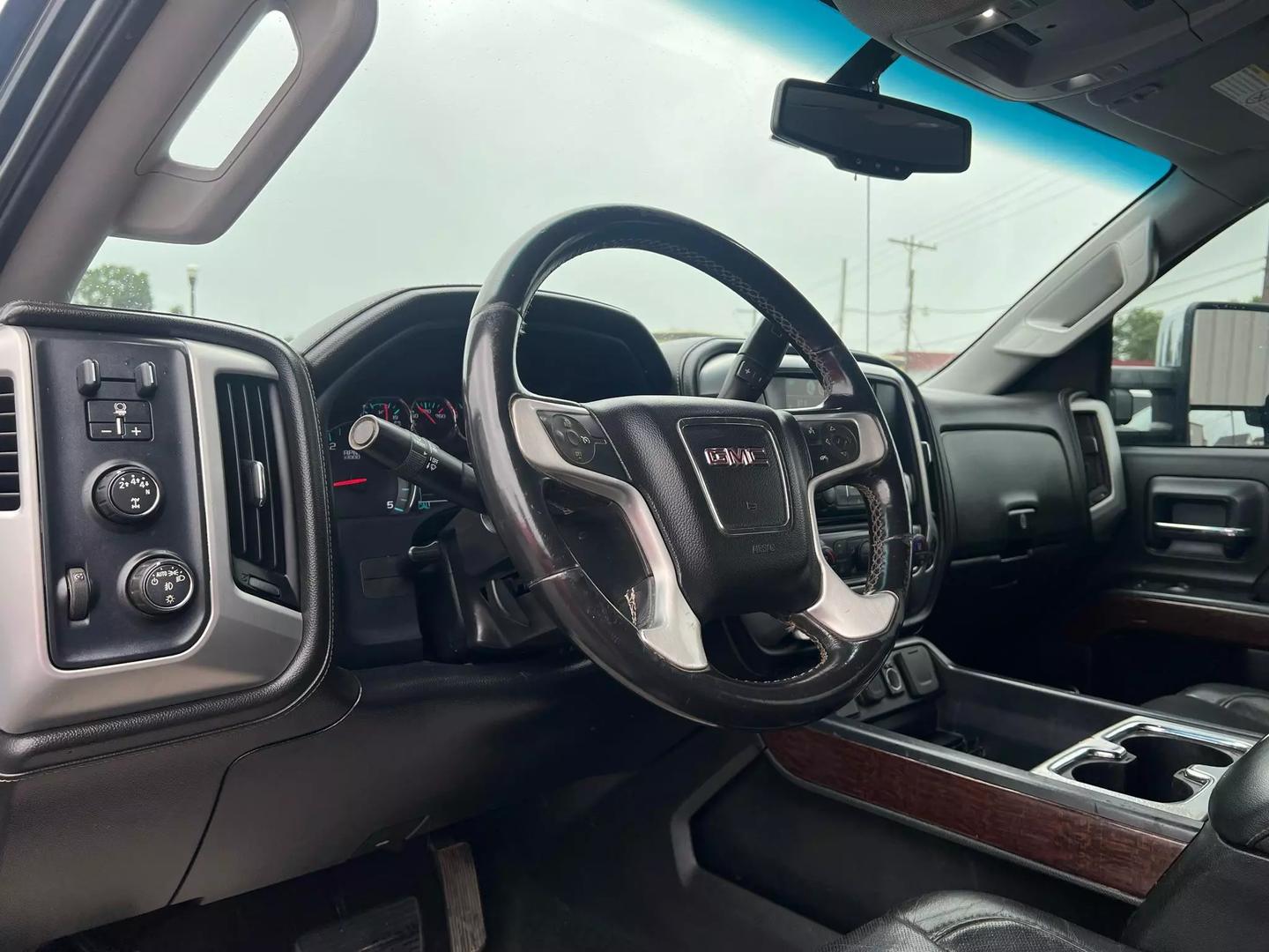 2018 Gmc Sierra 2500 Hd Crew Cab - Image 10