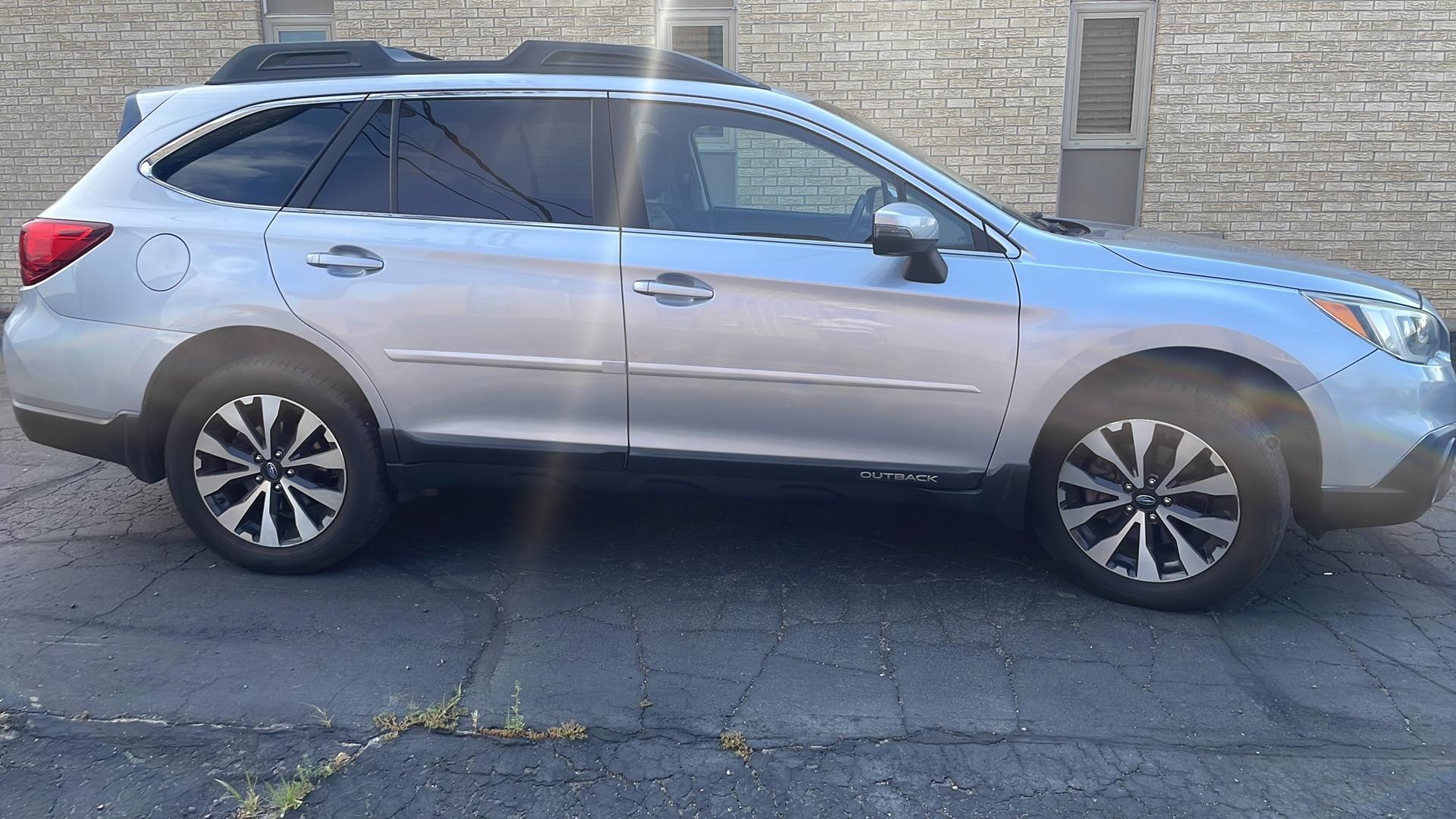 2015 Subaru Outback Limited photo 4