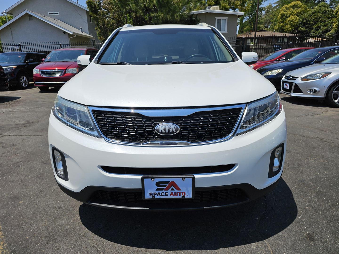 2014 Kia Sorento LX photo 2