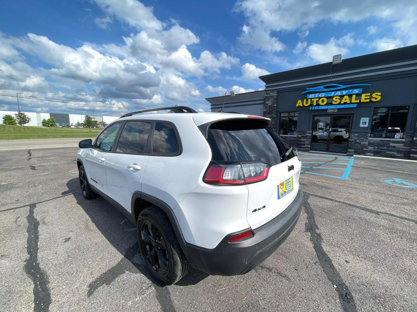 2020 Jeep Cherokee Latitude Plus photo 3