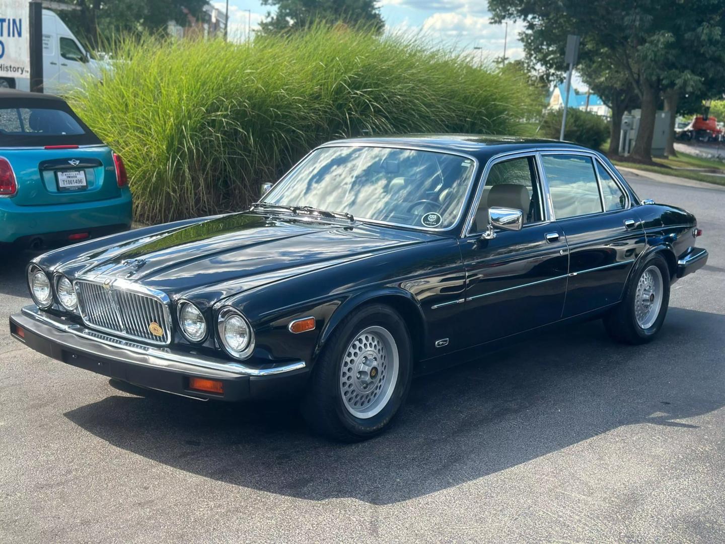 1983 Jaguar XJ6 null photo 15