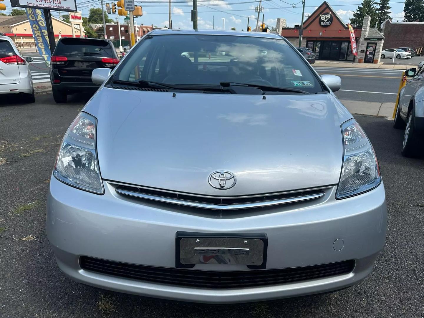 2009 Toyota Prius hybrid car with sleek design, known for its fuel efficiency and eco-friendly performance.