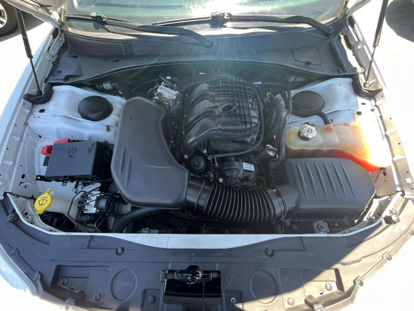 2019 Chrysler 300  Vin: 2c3ccaeg5kh585953 Stock Id: 585953 - Image 23