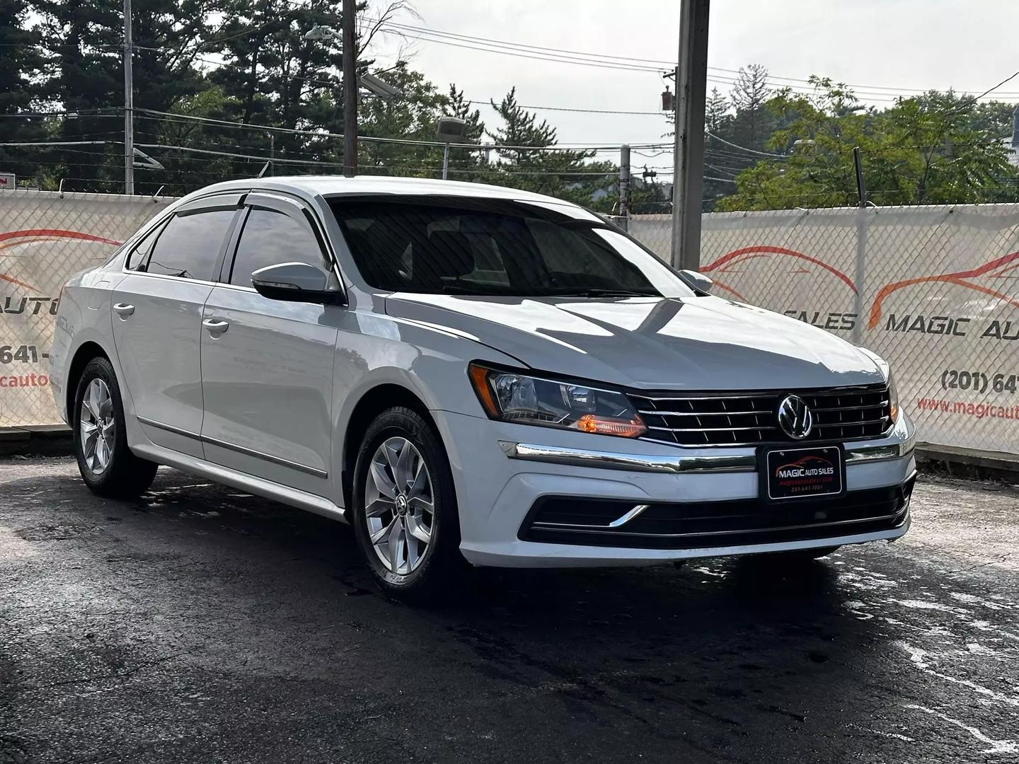 2016 Volkswagen Passat - Image 6