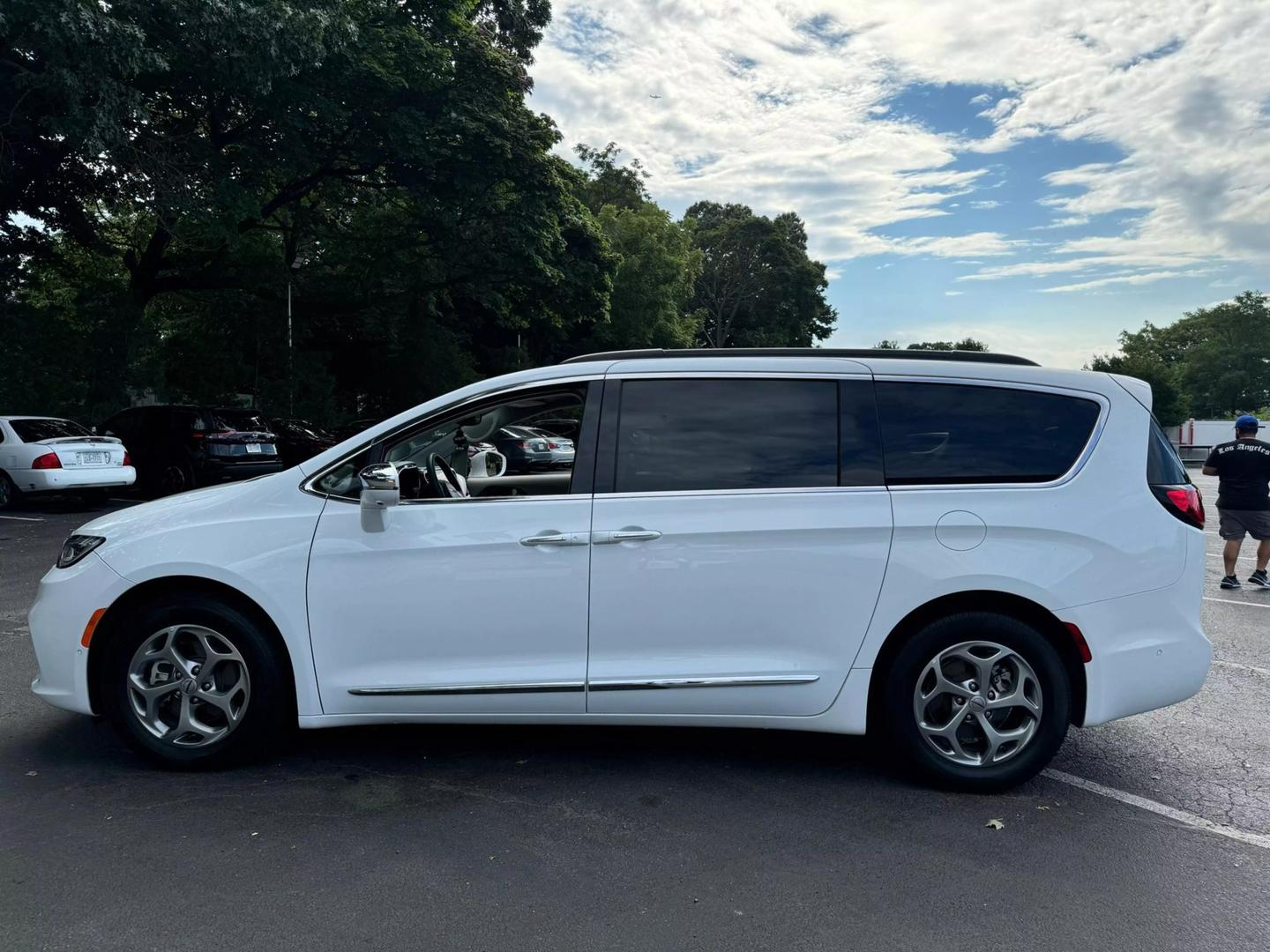 2022 Chrysler Pacifica Limited photo 12