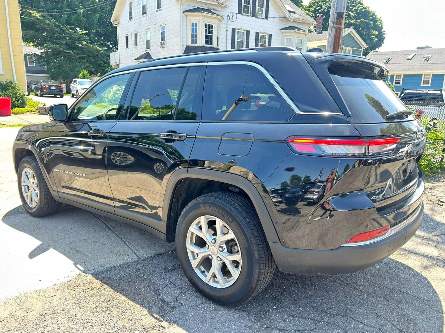 2023 Jeep Grand Cherokee Limited photo 7