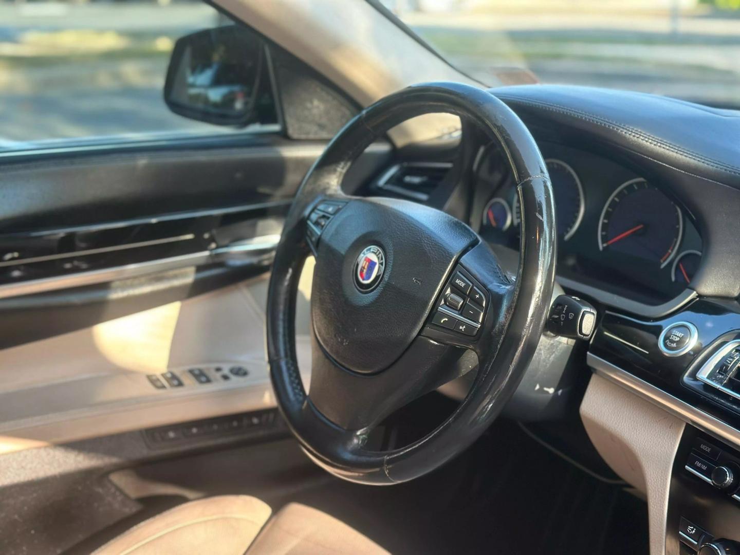 2012 BMW 7 Series Base photo 47