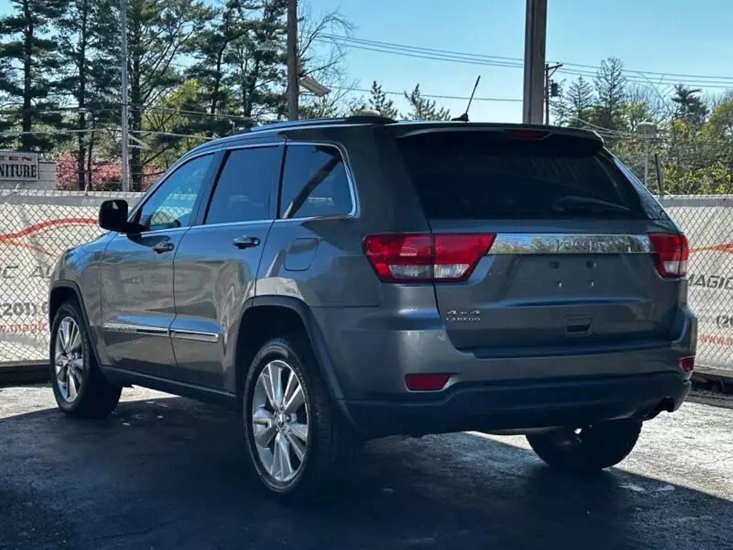 2013 Jeep Grand Cherokee - Image 7