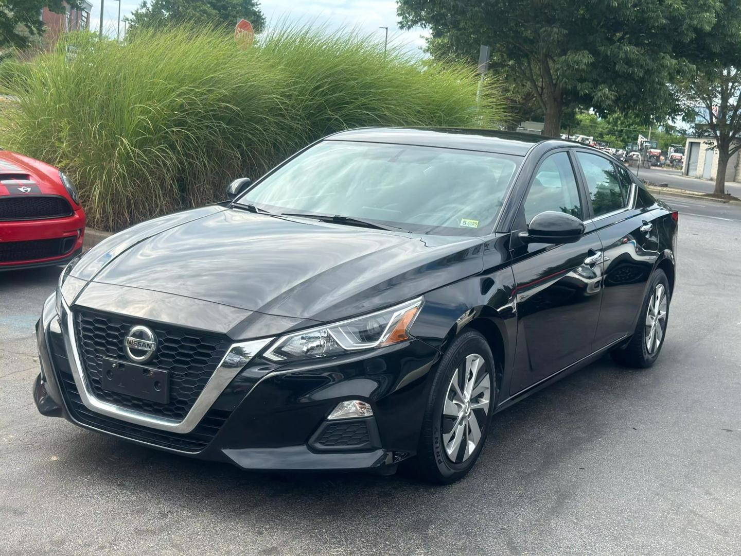 2019 Nissan Altima S photo 2