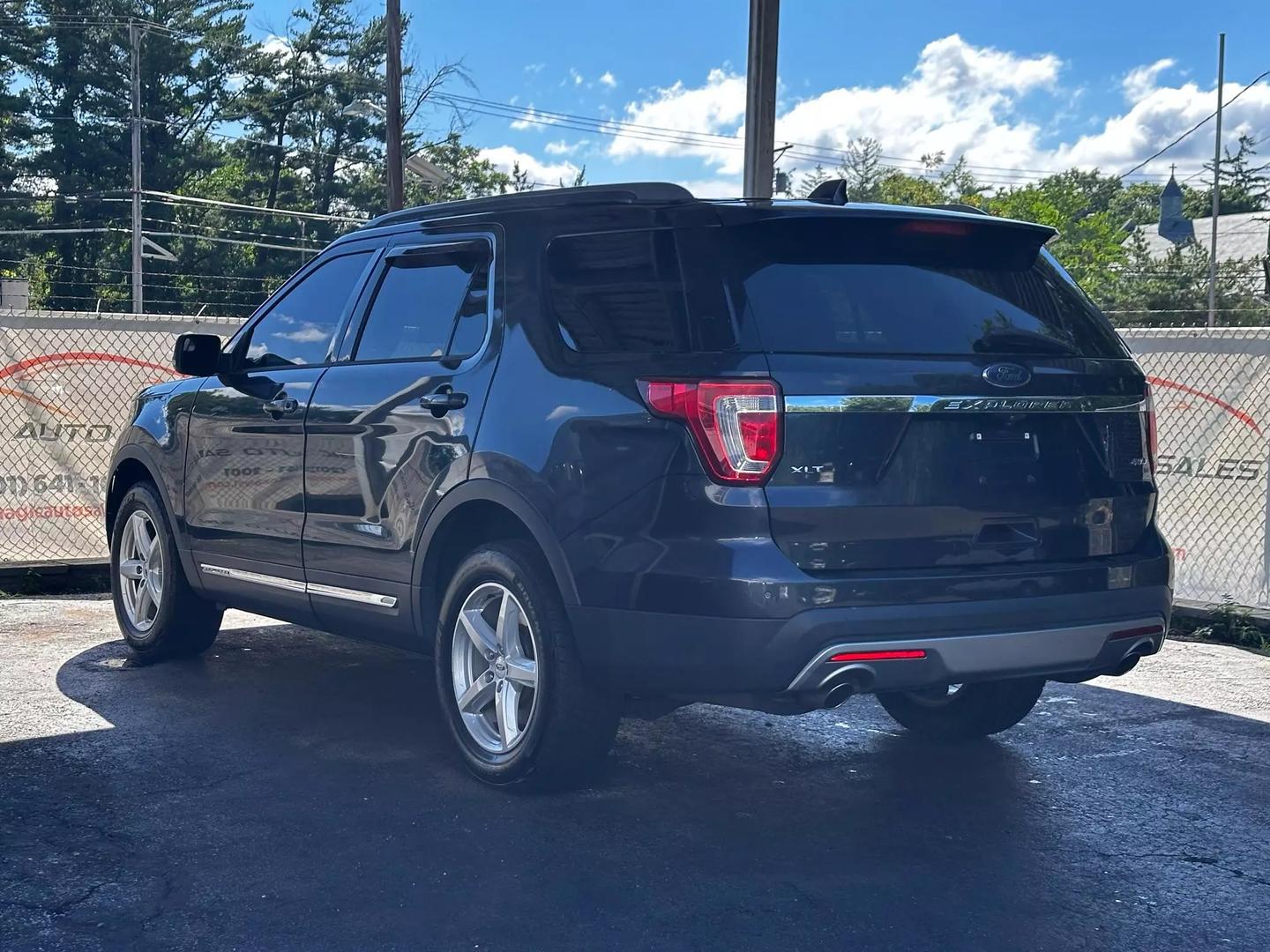 2017 Ford Explorer - Image 7