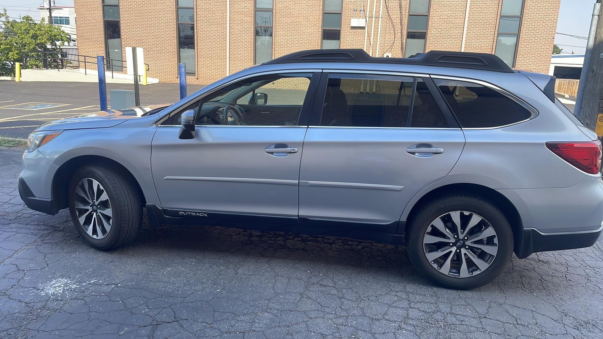 2015 Subaru Outback Limited photo 8