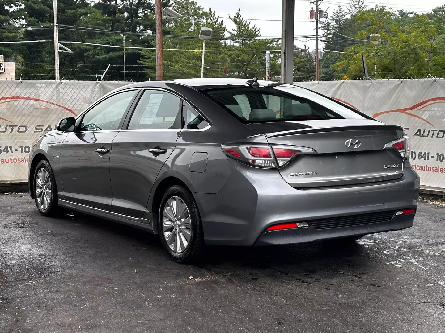 2017 Hyundai Sonata Hybrid - Image 7