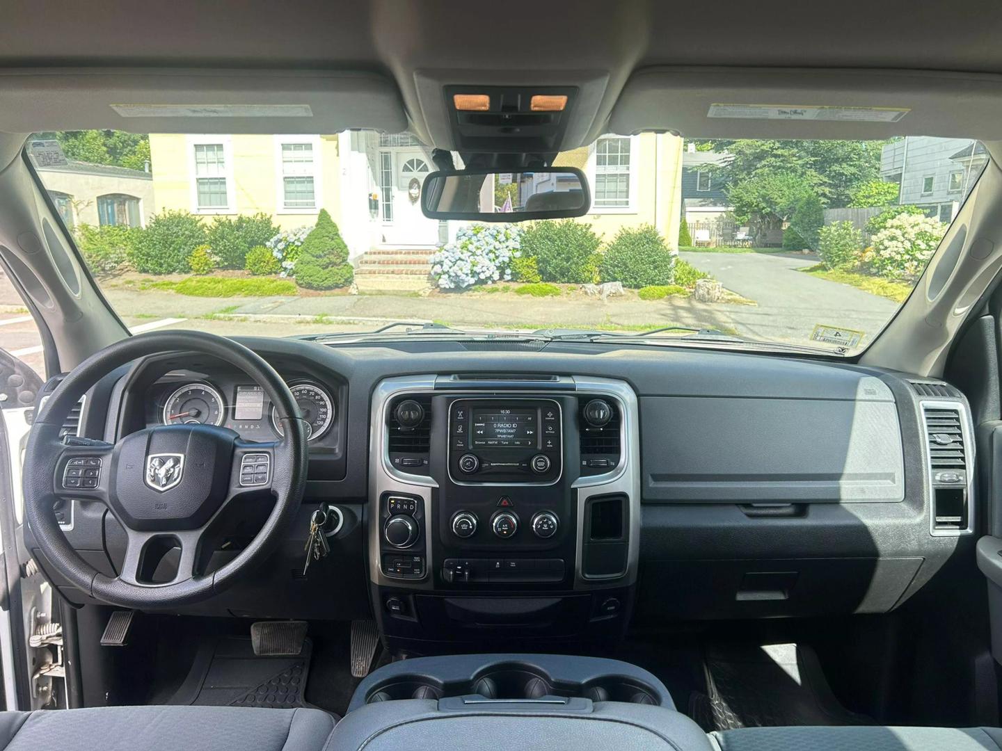 2016 RAM Ram 1500 Pickup SLT photo 8