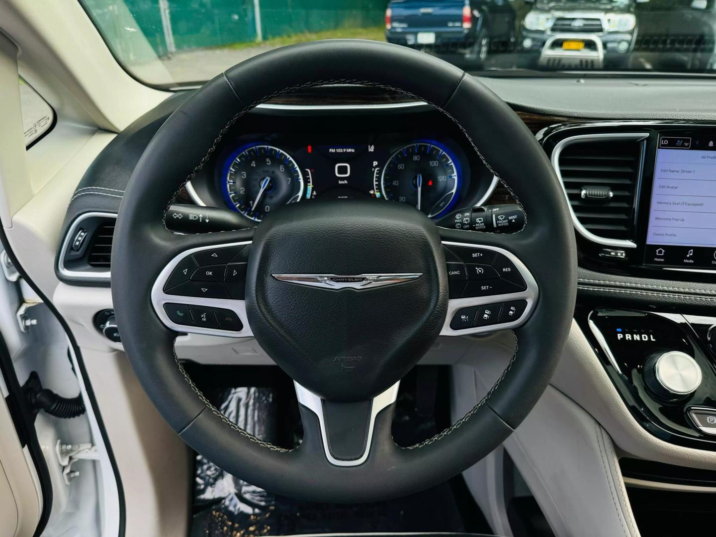 2022 Chrysler Pacifica Limited photo 29