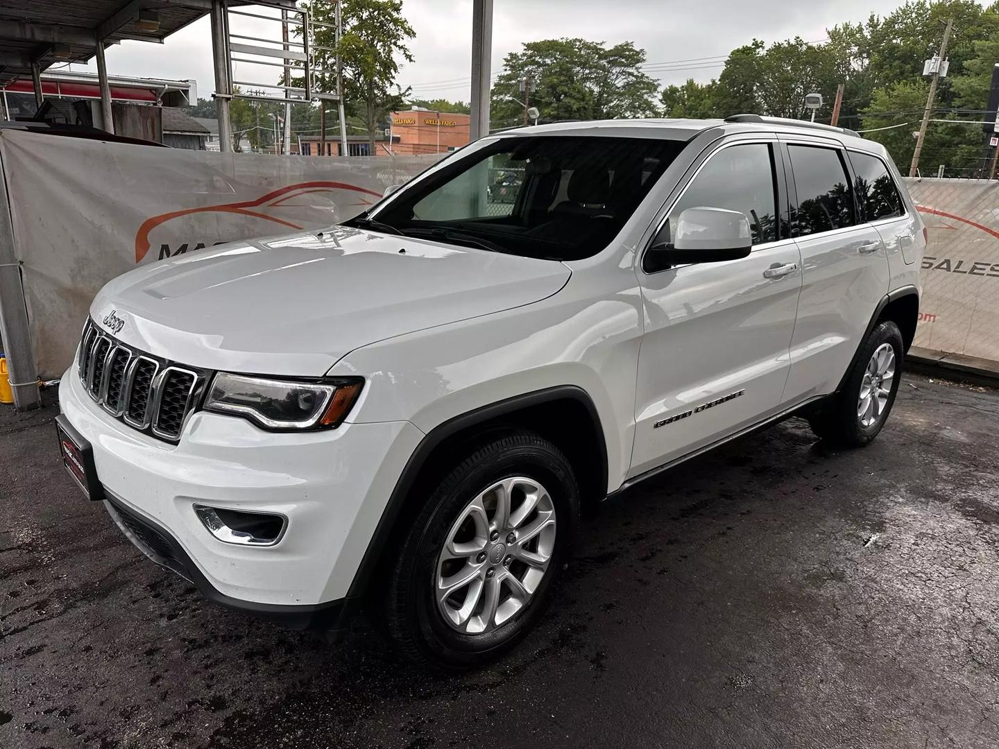 2021 Jeep Grand Cherokee - Image 11