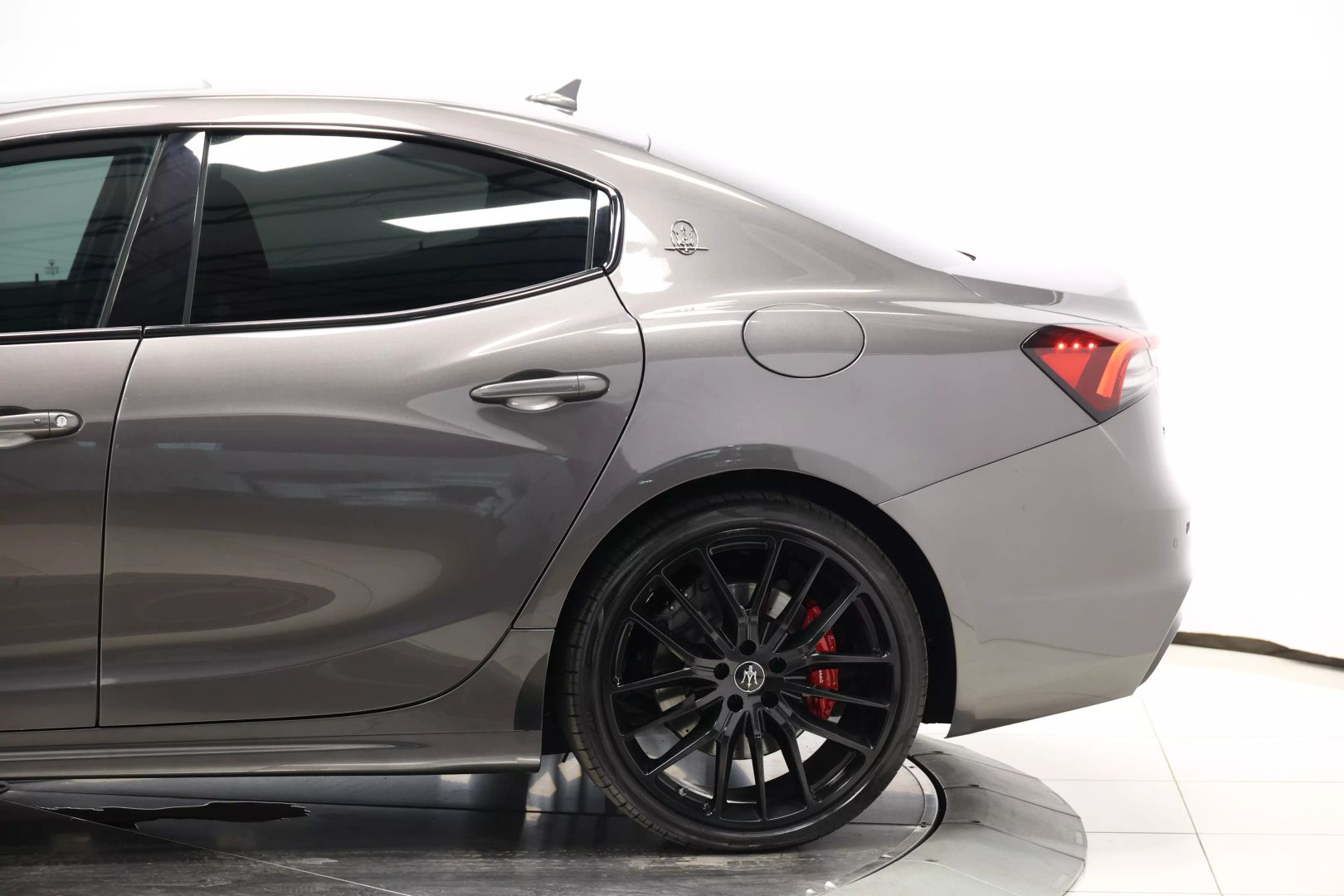 2021 Maserati Ghibli - Image 8