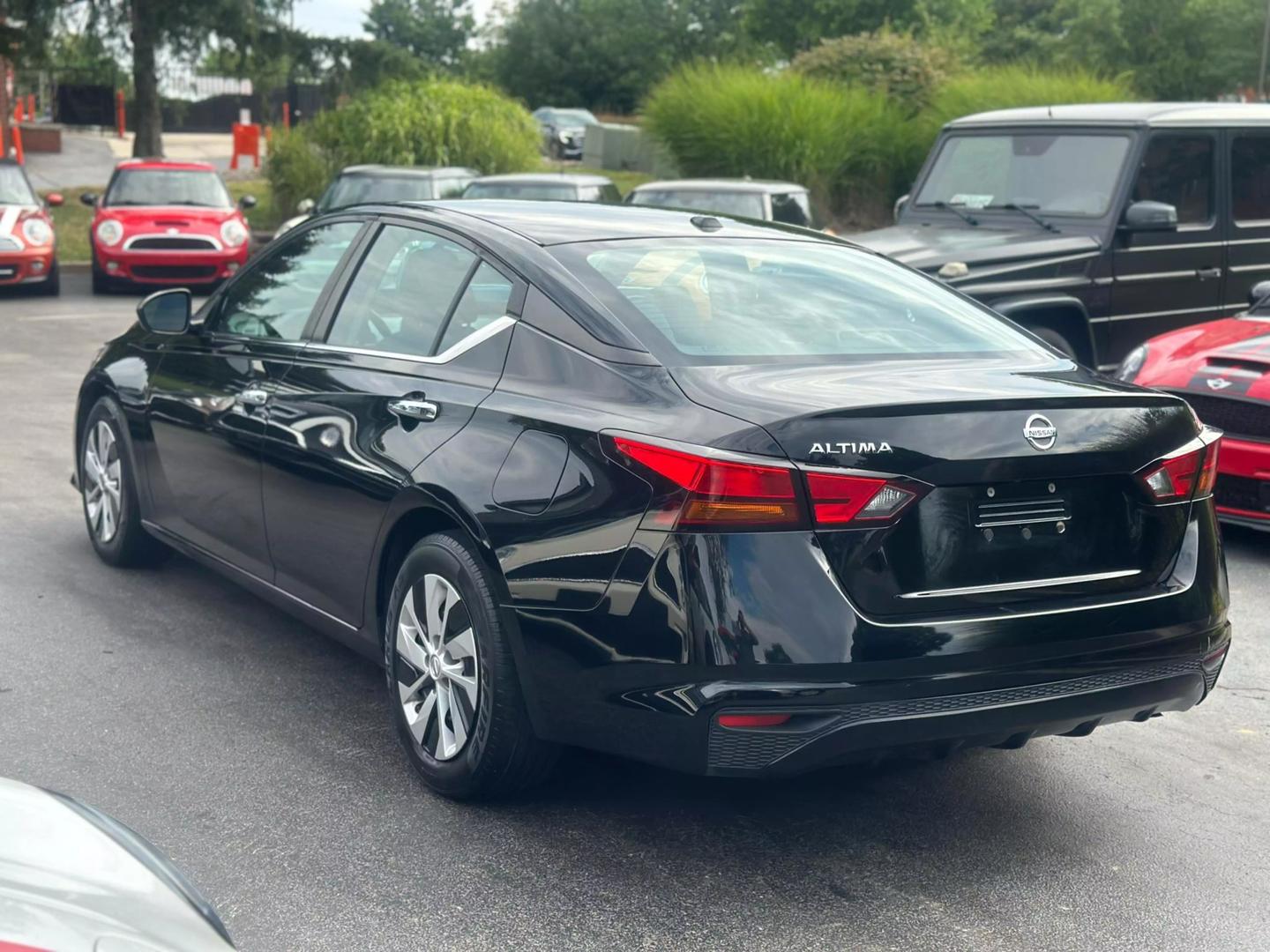 2019 Nissan Altima S photo 9