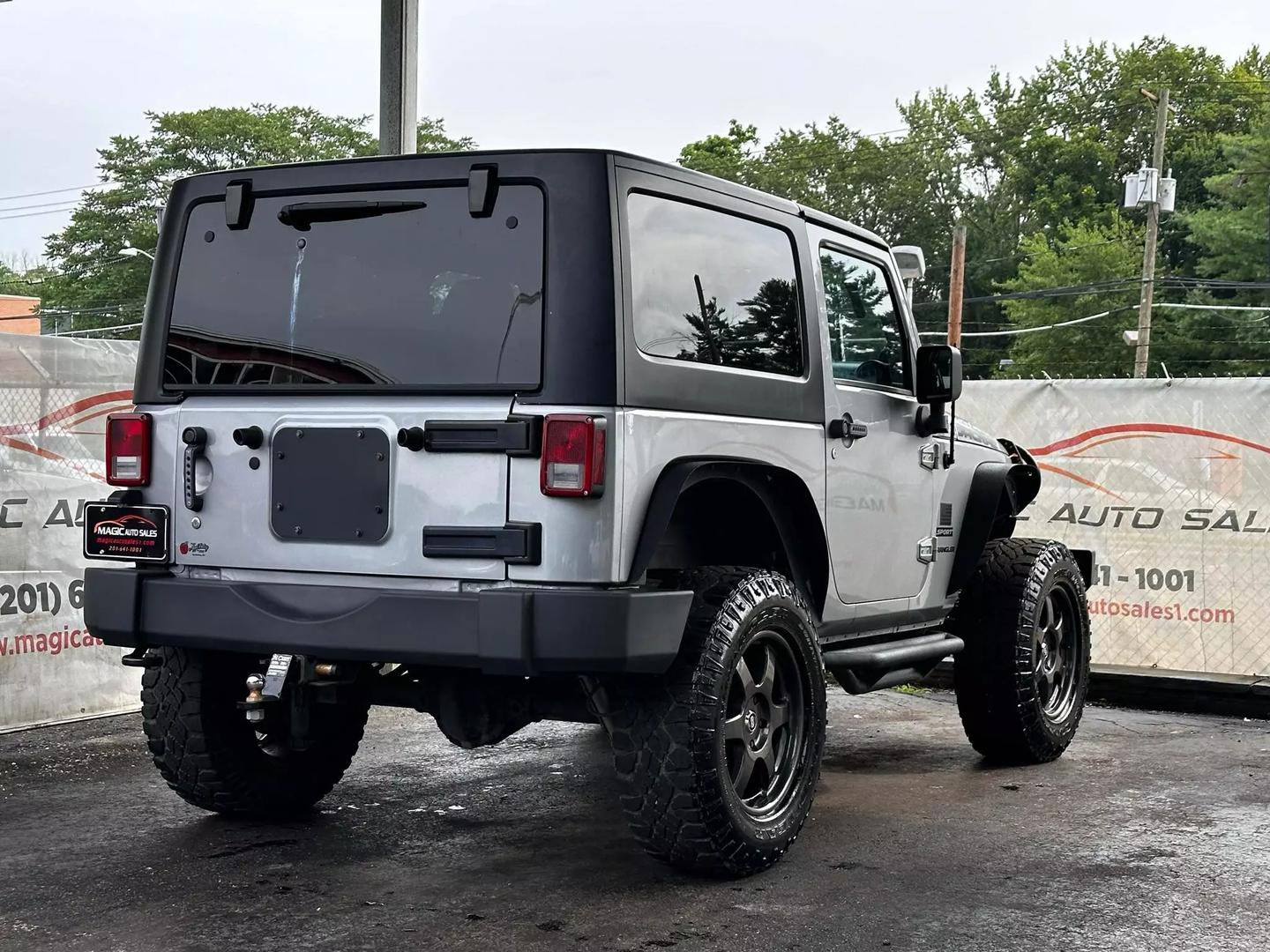 2013 Jeep Wrangler - Image 9