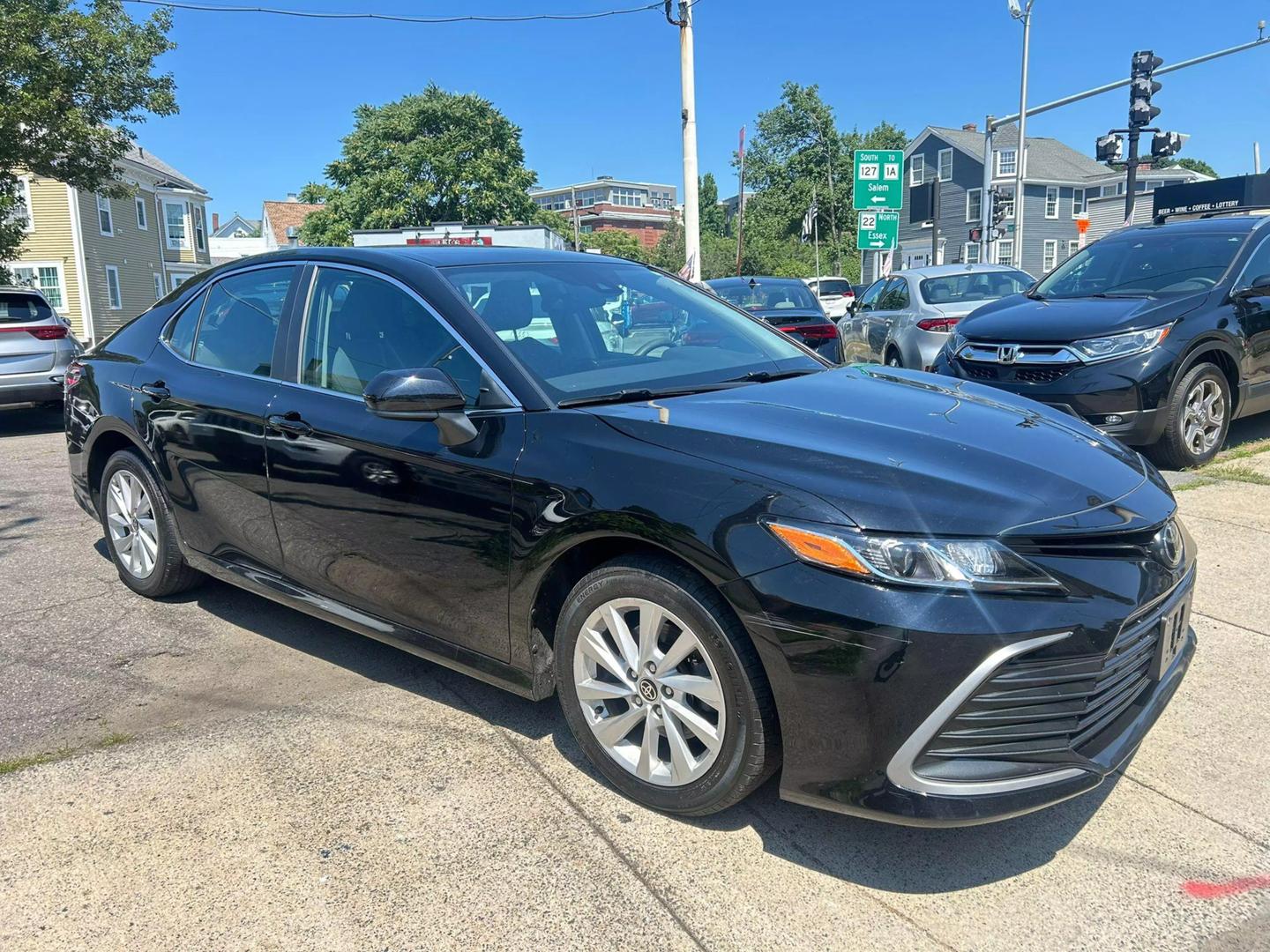 2021 Toyota Camry LE photo 4