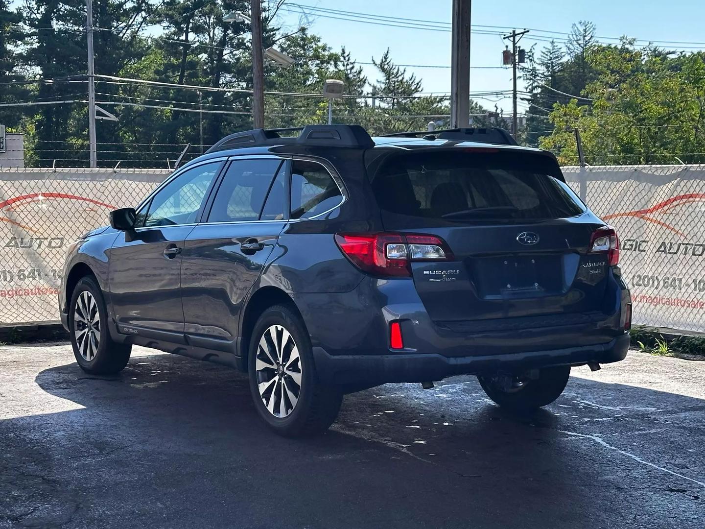 2015 Subaru Outback - Image 7