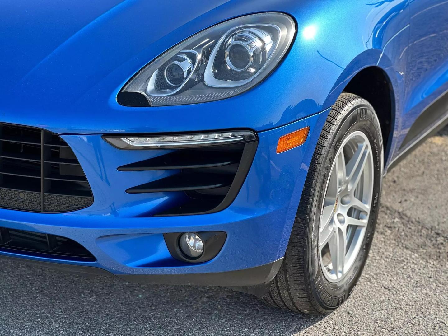 2017 Porsche Macan - Image 13