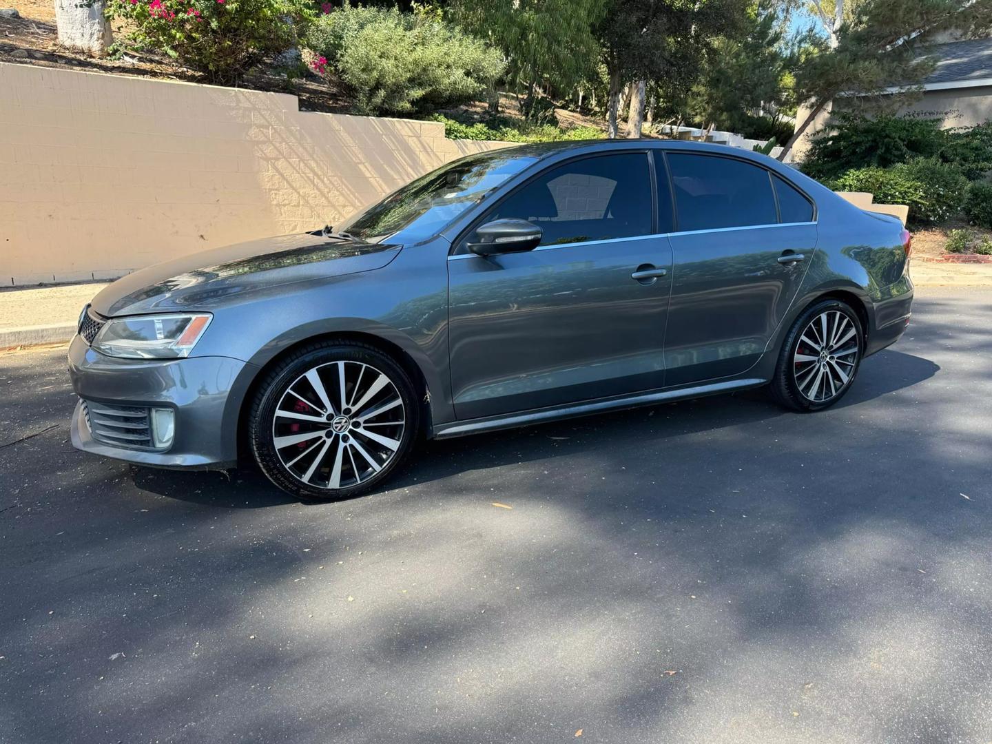 2014 Volkswagen Jetta GLI photo 2