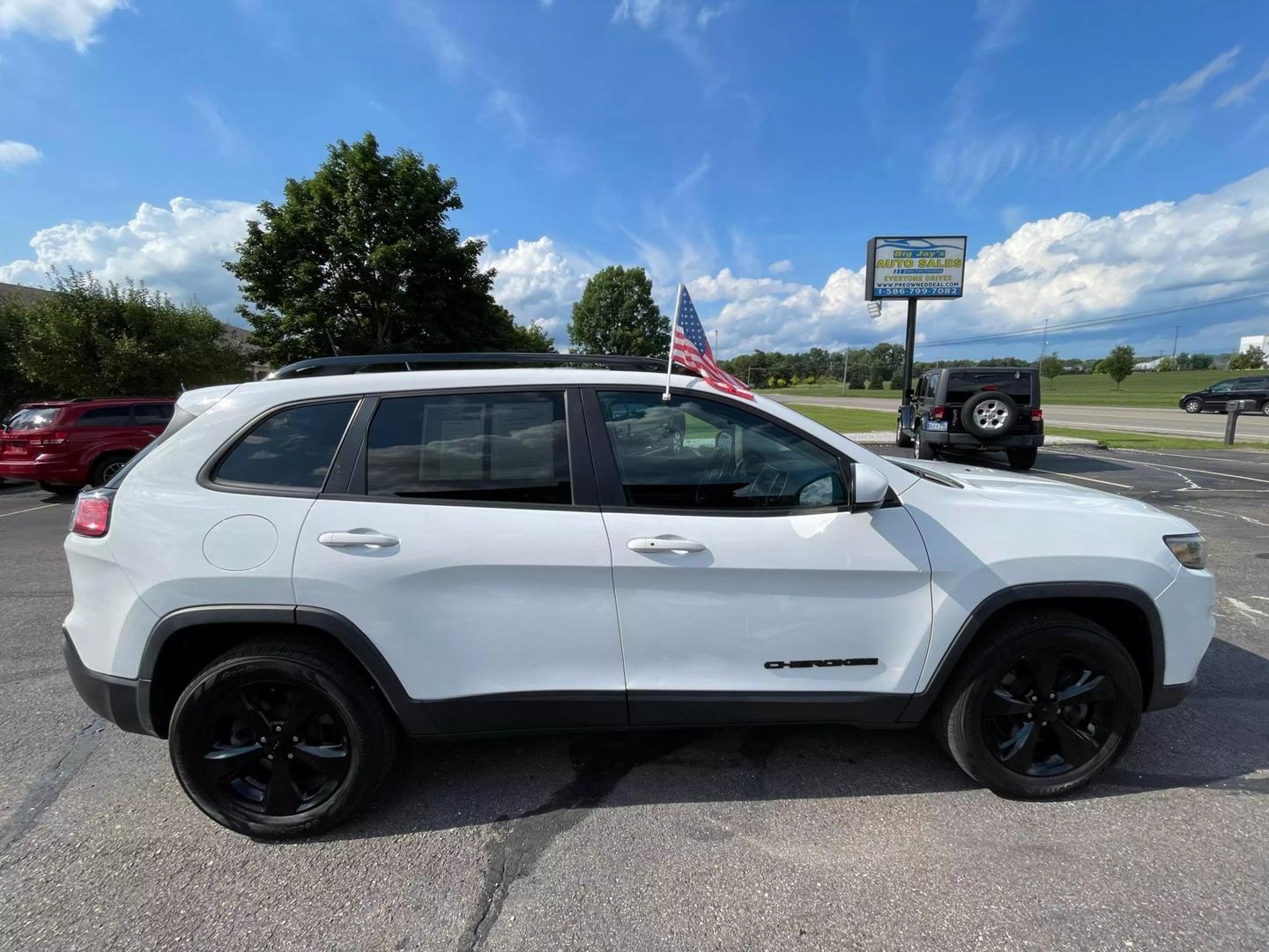 2020 Jeep Cherokee Latitude Plus photo 6