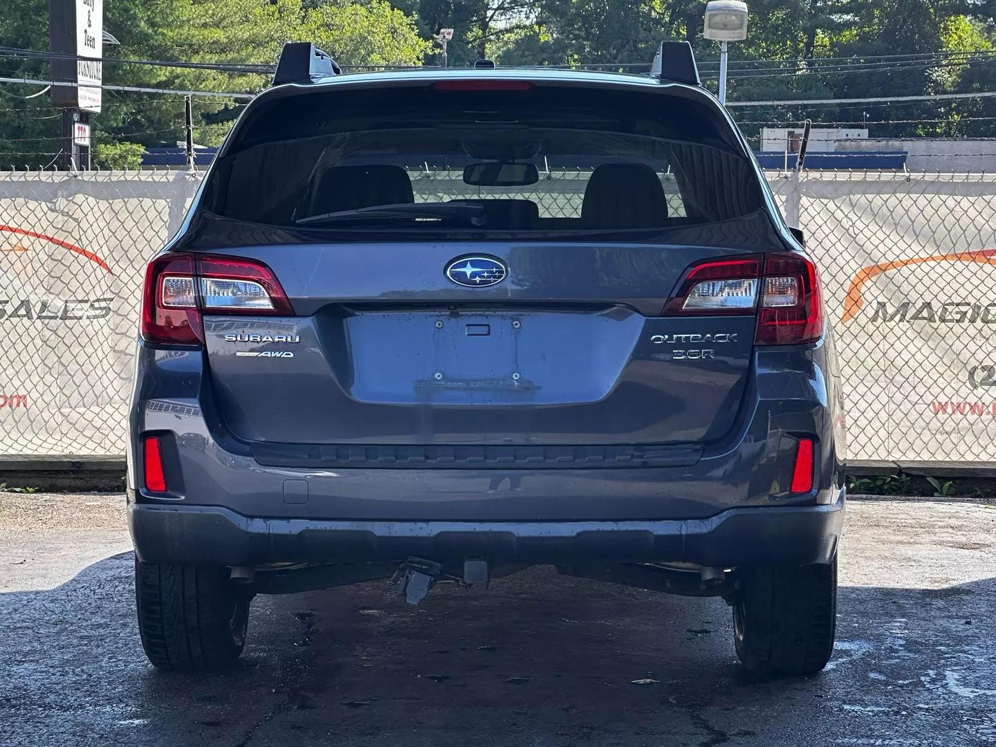 2015 Subaru Outback - Image 8