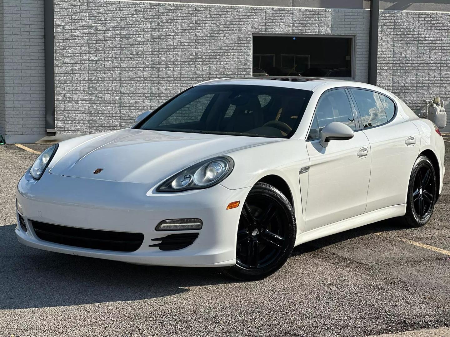 2011 Porsche Panamera - Image 2