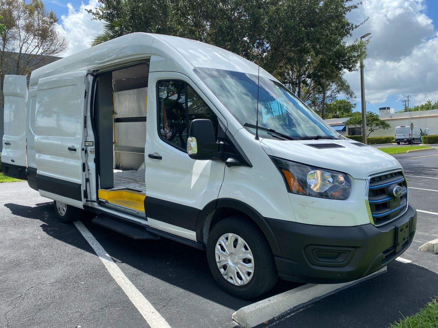 2022 Ford E-Transit Cargo Van Base's photo