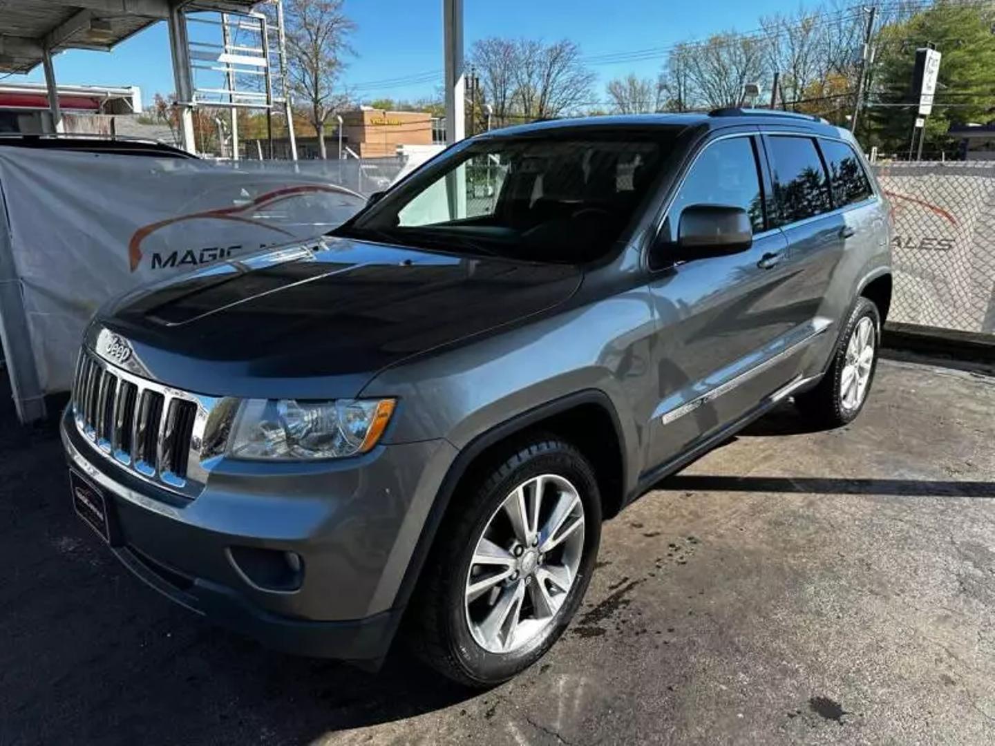 2013 Jeep Grand Cherokee - Image 11